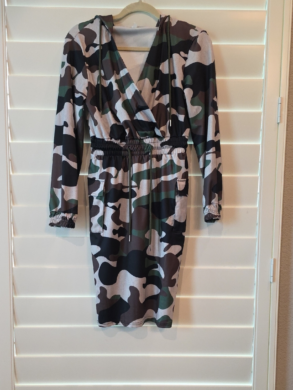 Hooded Camouflage Long Sleeve Dress - Green/Black